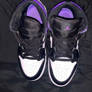 Size 2 1/2 Jordan 1’s Purple black and white.
